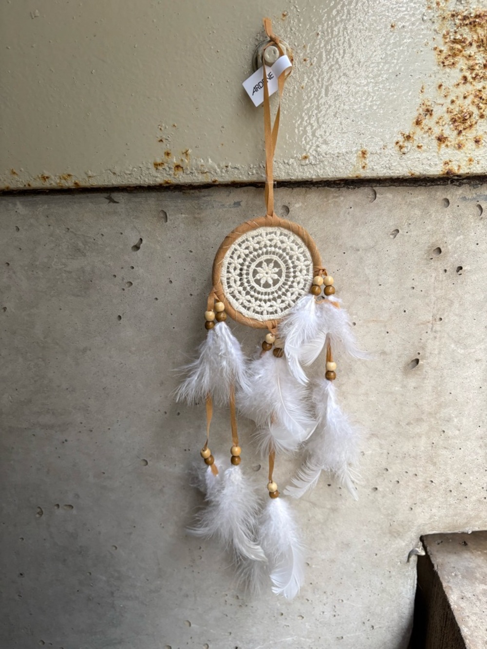 Boho Crochet Dreamcatcher with White Feathers new with tags ardene - Picture 4 of 4